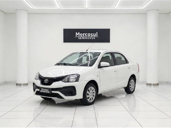 TOYOTA ETIOS 1.3 X 16V FLEX 4P AUTOMÁTICO TOYOTA ETIOS 1.3 X 16V FLEX 4P AUTOMÁTICO